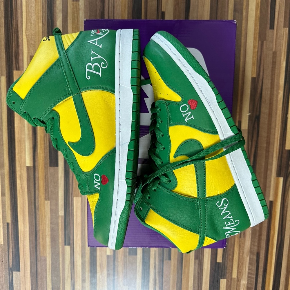 Nike Supreme SB Dunk - Size 13